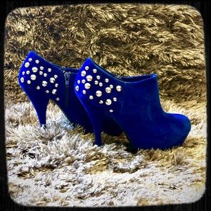 Charlotte Russe Blue Studded Bootie Sz.8. NEW🔥